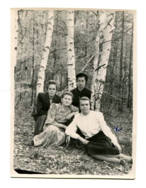  29 -Ульяна Ивановна(в белой блузке) на курорте Дарасун.