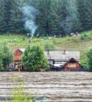 У нас три беды — дороги, дураки и…вода