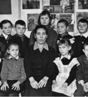 Остановка в пути: поселок Колючий — 6. Школьное окно. Взгляд изнутри и снаружи